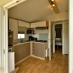 Am Waldrand - Mobilheim Mediterranee Fuer 4 Personen - Ankerplatz Neustadt in Holstein