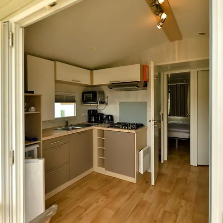 Am Waldrand - Mobilheim Mediterranee Fuer 4 Personen - Ankerplatz Neustadt in Holstein
