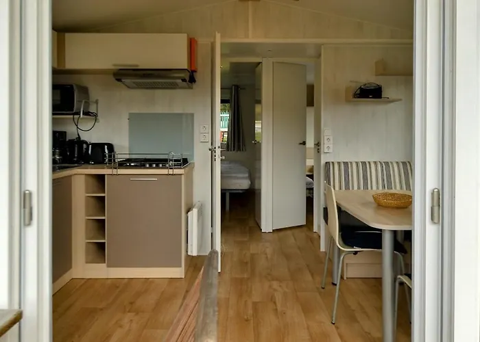 Am Waldrand - Mobilheim Mediterranee Fuer 4 Personen - Ankerplatz * Neustadt in Holstein