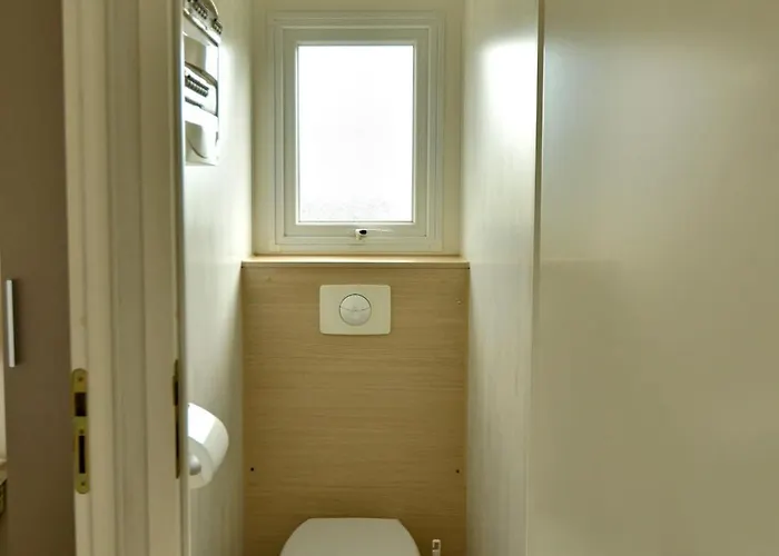 Am Waldrand - Mobilheim Mediterranee Fuer 4 Personen - Ankerplatz Neustadt in Holstein